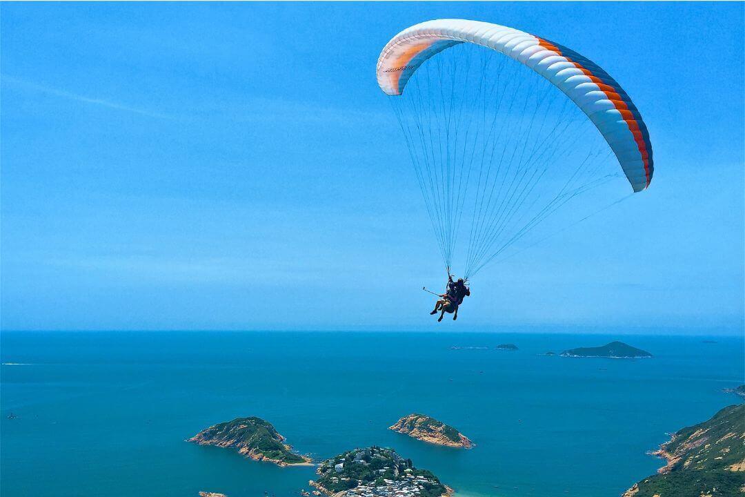 vuelo en parapente en la playa